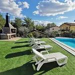 Oliva Villa